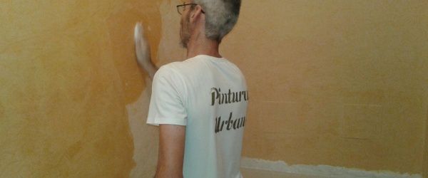 Aplicando Cera Kepi - Pinturas Urbano (2) Aplicando Cera Kepi - Pinturas Urbano (2)