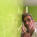 Reflejos sobre estuco veneciano verde paredes wc (6)