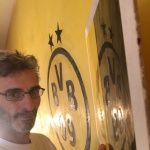 Muestras Estuco Negro y Amarillo con Escudo (7)