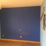 Estado de la Habitacion Paredes en plastico azul y esmalte azul oscuro (3)