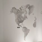 Instalando papel pintado mapa mundial (2)
