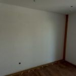 Mano de imprimacion blanca