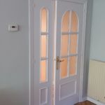Lacado de puertas blanco y plastico liso gris con veloglas (18)
